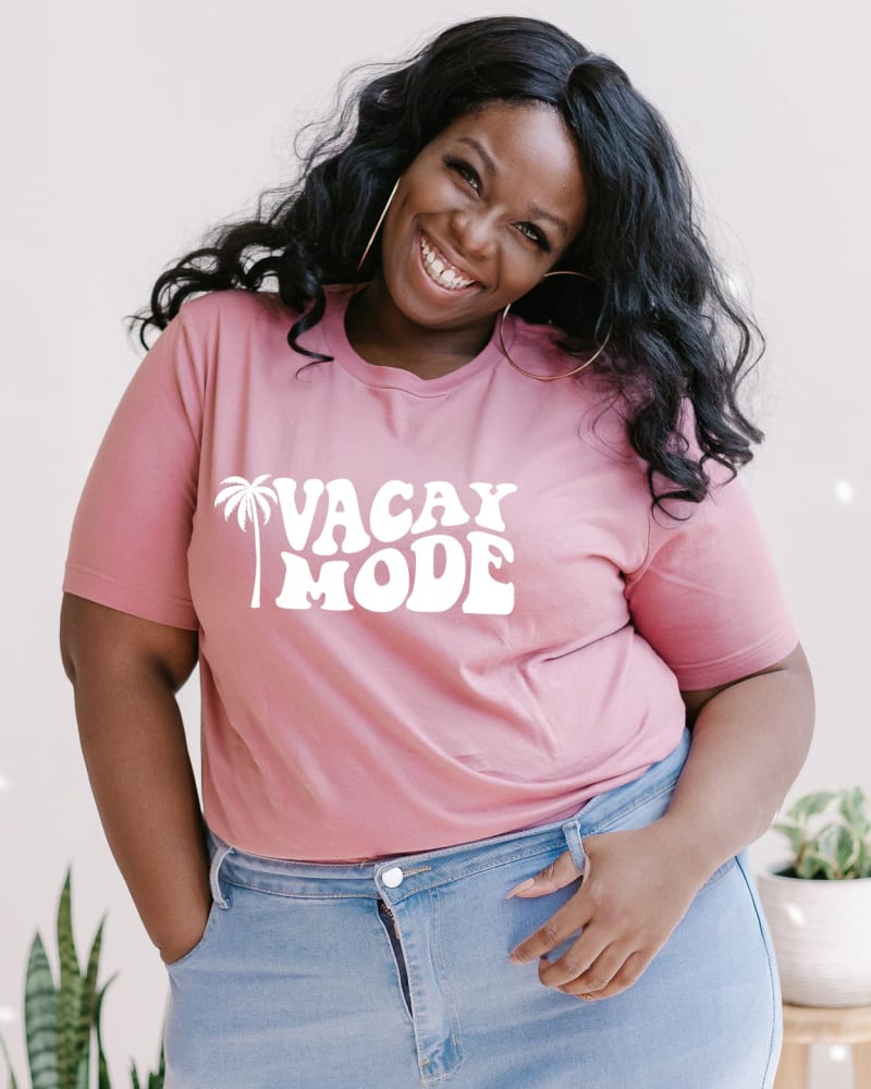 Front of a model wearing a size XL Vacay Mode Palm Tree in Mauve by Simply Sage Market. | dia_product_style_image_id:281602